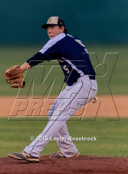 Thumbnail 1 in Stevens vs O'Connor photogallery.