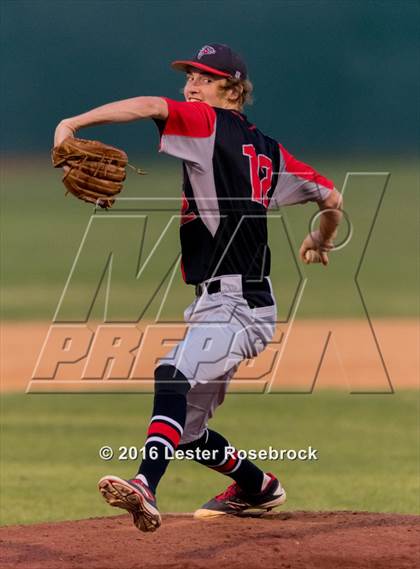 Thumbnail 3 in Stevens vs O'Connor photogallery.