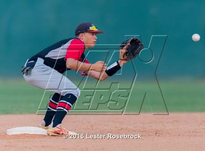 Thumbnail 1 in Stevens vs O'Connor photogallery.