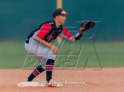 Thumbnail 1 in Stevens vs O'Connor photogallery.