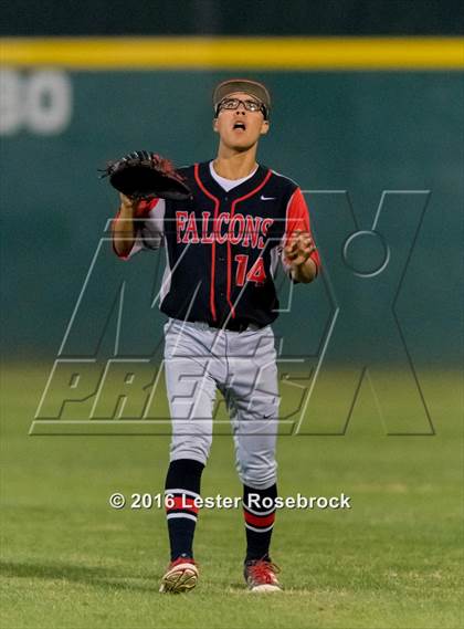 Thumbnail 3 in Stevens vs O'Connor photogallery.