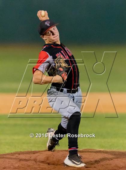 Thumbnail 3 in Stevens vs O'Connor photogallery.