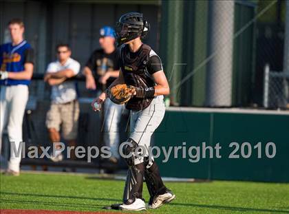 Thumbnail 1 in North Lamar vs. Kennedale (Texas 3A Region II Playoffs) photogallery.
