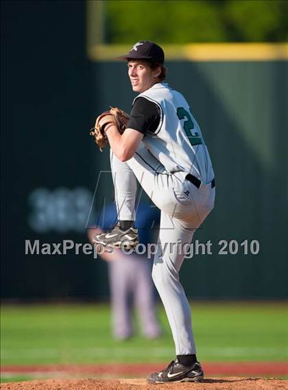 Thumbnail 3 in North Lamar vs. Kennedale (Texas 3A Region II Playoffs) photogallery.