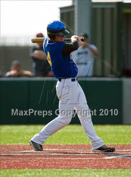 Thumbnail 2 in North Lamar vs. Kennedale (Texas 3A Region II Playoffs) photogallery.