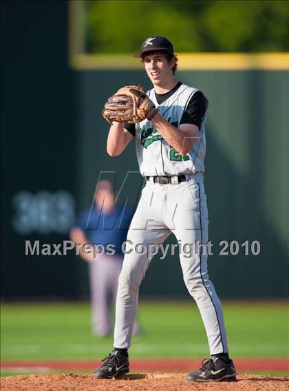 Thumbnail 2 in North Lamar vs. Kennedale (Texas 3A Region II Playoffs) photogallery.