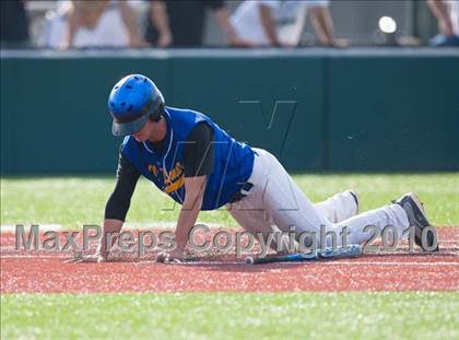Thumbnail 1 in North Lamar vs. Kennedale (Texas 3A Region II Playoffs) photogallery.