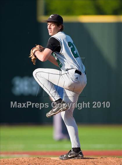 Thumbnail 1 in North Lamar vs. Kennedale (Texas 3A Region II Playoffs) photogallery.