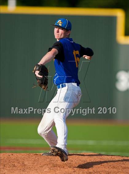 Thumbnail 1 in North Lamar vs. Kennedale (Texas 3A Region II Playoffs) photogallery.