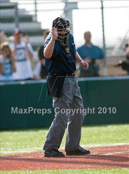 Thumbnail 3 in North Lamar vs. Kennedale (Texas 3A Region II Playoffs) photogallery.