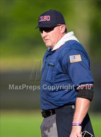 Thumbnail 3 in North Lamar vs. Kennedale (Texas 3A Region II Playoffs) photogallery.