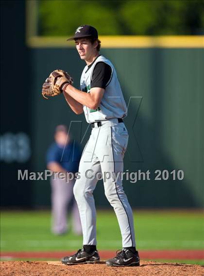 Thumbnail 2 in North Lamar vs. Kennedale (Texas 3A Region II Playoffs) photogallery.