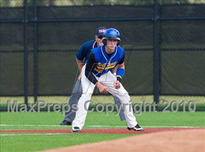 Thumbnail 2 in North Lamar vs. Kennedale (Texas 3A Region II Playoffs) photogallery.