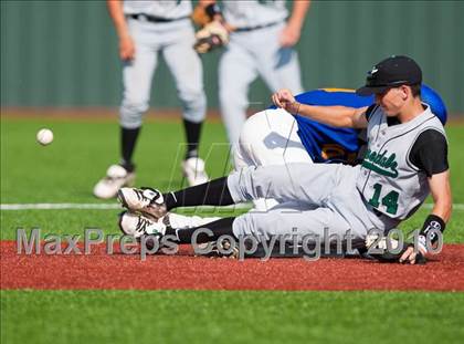 Thumbnail 3 in North Lamar vs. Kennedale (Texas 3A Region II Playoffs) photogallery.