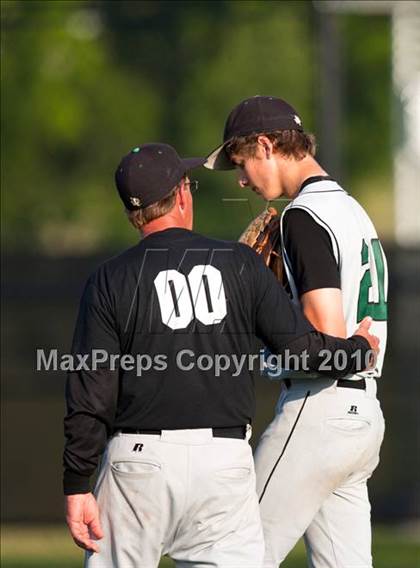 Thumbnail 1 in North Lamar vs. Kennedale (Texas 3A Region II Playoffs) photogallery.