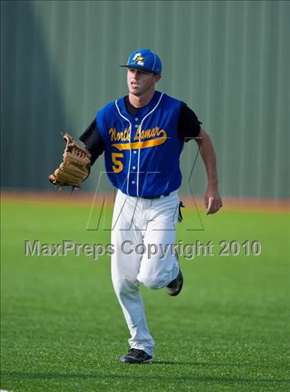 Thumbnail 1 in North Lamar vs. Kennedale (Texas 3A Region II Playoffs) photogallery.