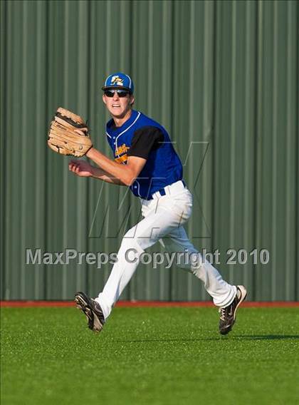 Thumbnail 3 in North Lamar vs. Kennedale (Texas 3A Region II Playoffs) photogallery.