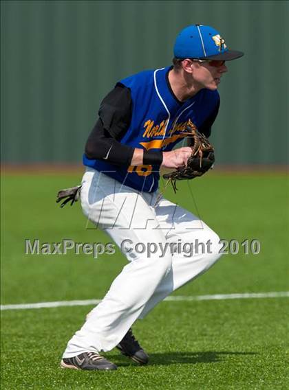 Thumbnail 1 in North Lamar vs. Kennedale (Texas 3A Region II Playoffs) photogallery.