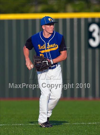Thumbnail 3 in North Lamar vs. Kennedale (Texas 3A Region II Playoffs) photogallery.