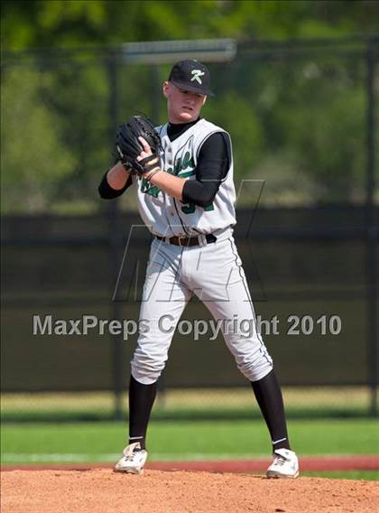 Thumbnail 3 in North Lamar vs. Kennedale (Texas 3A Region II Playoffs) photogallery.