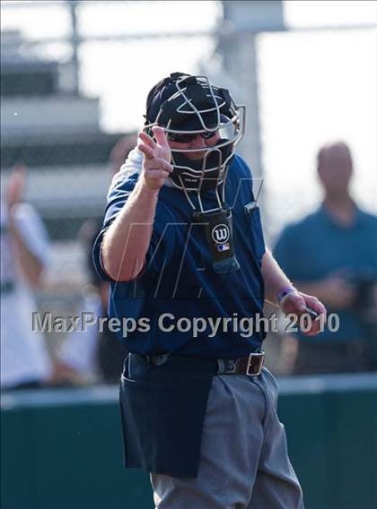 Thumbnail 1 in North Lamar vs. Kennedale (Texas 3A Region II Playoffs) photogallery.