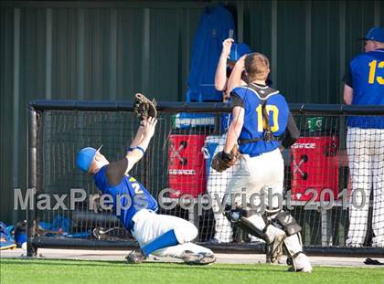 Thumbnail 3 in North Lamar vs. Kennedale (Texas 3A Region II Playoffs) photogallery.