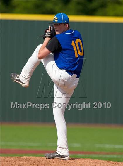 Thumbnail 3 in North Lamar vs. Kennedale (Texas 3A Region II Playoffs) photogallery.