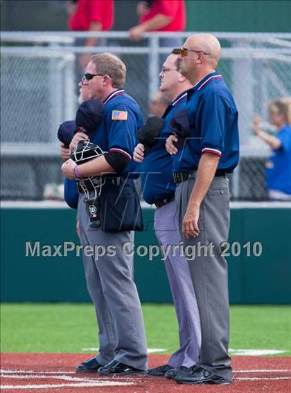 Thumbnail 3 in North Lamar vs. Kennedale (Texas 3A Region II Playoffs) photogallery.