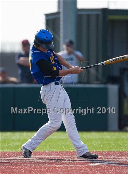 Thumbnail 1 in North Lamar vs. Kennedale (Texas 3A Region II Playoffs) photogallery.