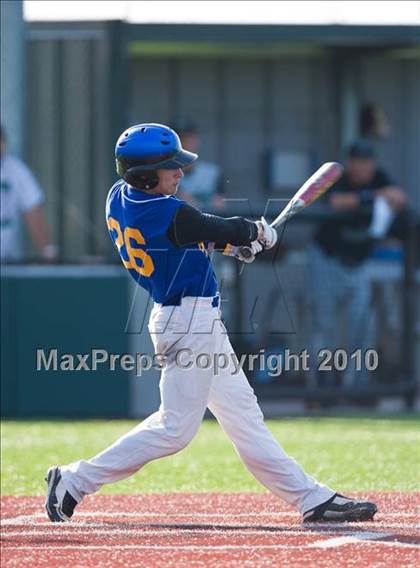 Thumbnail 2 in North Lamar vs. Kennedale (Texas 3A Region II Playoffs) photogallery.