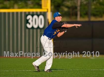 Thumbnail 3 in North Lamar vs. Kennedale (Texas 3A Region II Playoffs) photogallery.