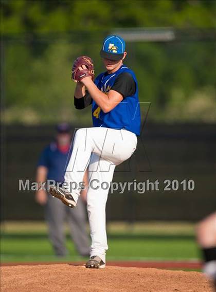 Thumbnail 1 in North Lamar vs. Kennedale (Texas 3A Region II Playoffs) photogallery.