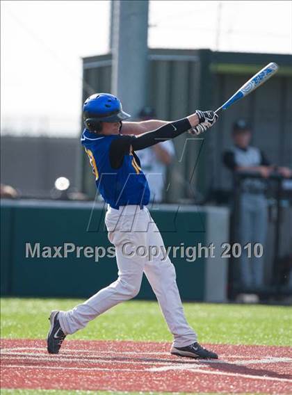 Thumbnail 3 in North Lamar vs. Kennedale (Texas 3A Region II Playoffs) photogallery.