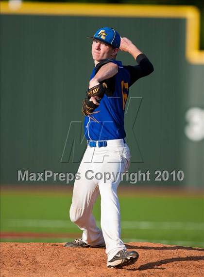 Thumbnail 2 in North Lamar vs. Kennedale (Texas 3A Region II Playoffs) photogallery.