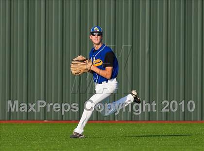 Thumbnail 1 in North Lamar vs. Kennedale (Texas 3A Region II Playoffs) photogallery.