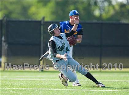 Thumbnail 2 in North Lamar vs. Kennedale (Texas 3A Region II Playoffs) photogallery.