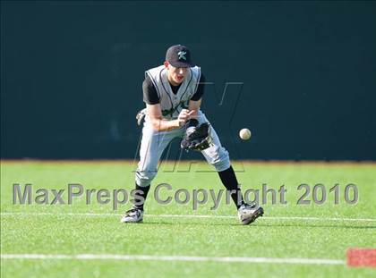 Thumbnail 3 in North Lamar vs. Kennedale (Texas 3A Region II Playoffs) photogallery.
