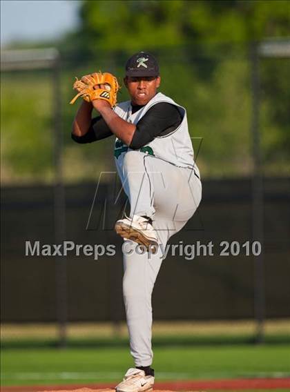 Thumbnail 1 in North Lamar vs. Kennedale (Texas 3A Region II Playoffs) photogallery.
