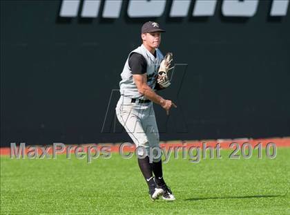 Thumbnail 3 in North Lamar vs. Kennedale (Texas 3A Region II Playoffs) photogallery.
