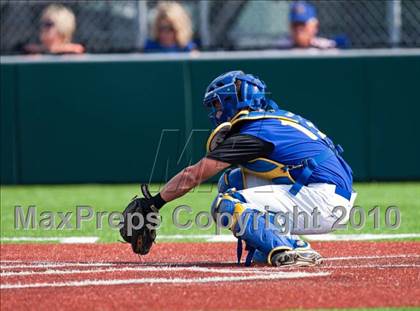 Thumbnail 1 in North Lamar vs. Kennedale (Texas 3A Region II Playoffs) photogallery.