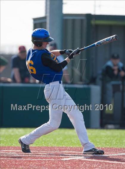 Thumbnail 1 in North Lamar vs. Kennedale (Texas 3A Region II Playoffs) photogallery.