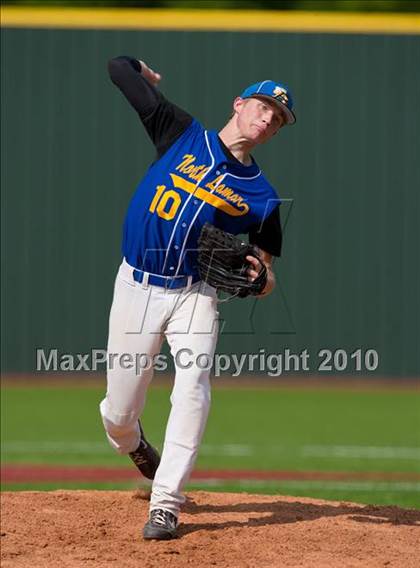 Thumbnail 3 in North Lamar vs. Kennedale (Texas 3A Region II Playoffs) photogallery.