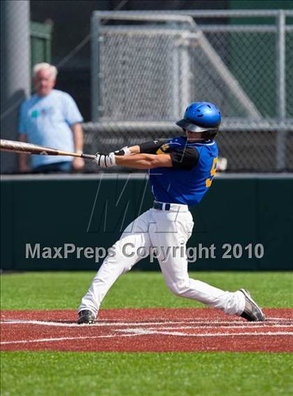 Thumbnail 3 in North Lamar vs. Kennedale (Texas 3A Region II Playoffs) photogallery.