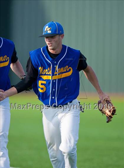 Thumbnail 2 in North Lamar vs. Kennedale (Texas 3A Region II Playoffs) photogallery.