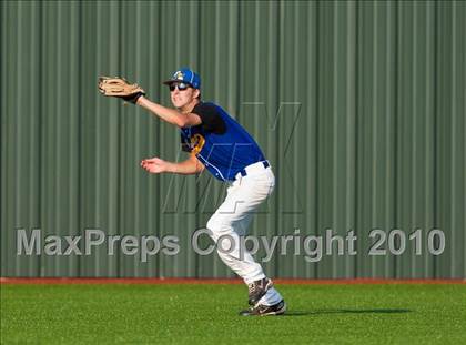 Thumbnail 2 in North Lamar vs. Kennedale (Texas 3A Region II Playoffs) photogallery.
