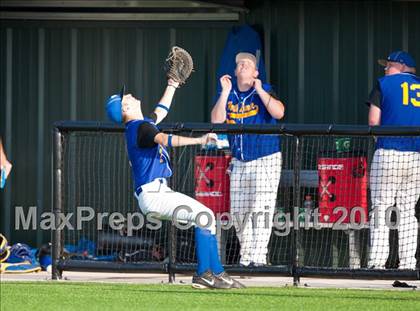 Thumbnail 2 in North Lamar vs. Kennedale (Texas 3A Region II Playoffs) photogallery.