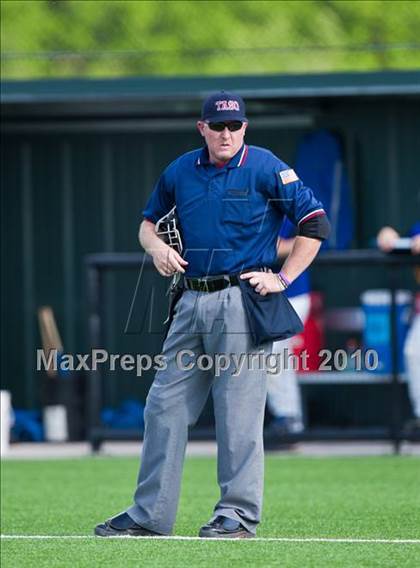 Thumbnail 2 in North Lamar vs. Kennedale (Texas 3A Region II Playoffs) photogallery.