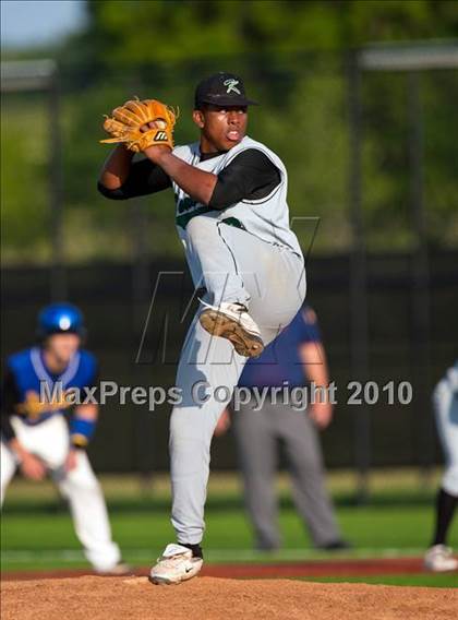 Thumbnail 1 in North Lamar vs. Kennedale (Texas 3A Region II Playoffs) photogallery.