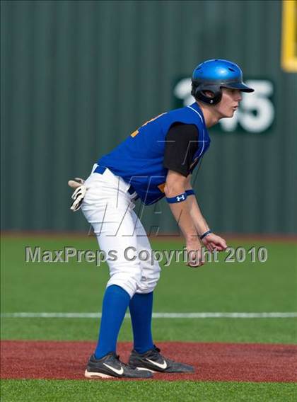 Thumbnail 2 in North Lamar vs. Kennedale (Texas 3A Region II Playoffs) photogallery.