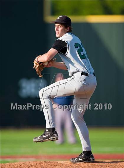 Thumbnail 2 in North Lamar vs. Kennedale (Texas 3A Region II Playoffs) photogallery.